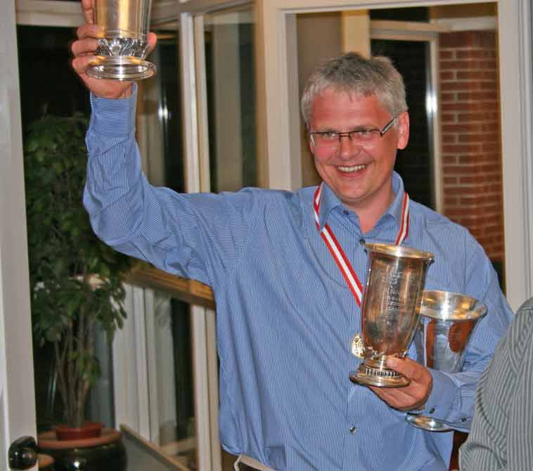 Allan Hansen fik favnen fuld af pokaler, da han udover det samlede mesterskab vandt titlerne for bedste landinger og bedste navigation